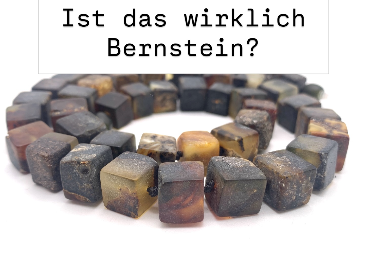 Weiter lesen https://amberzone.de/schwarzer-bernstein-der-unterschied-zu-gagat/ #bernstein #schwarzerbernstein #amber #amberjewelry