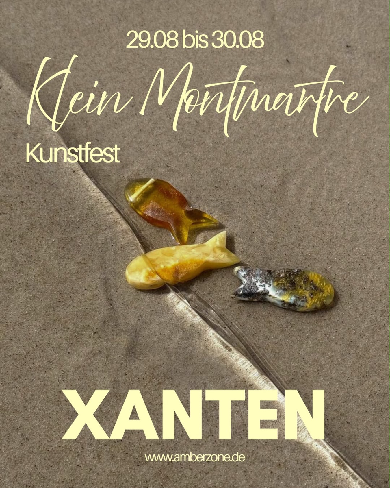 Sommerpause vorbei 🌞
Und ich starte direkt durch: Schon dieses Wochenende findet ihr mich auf dem Kunstfest in Xanten.
Im Gepäck: viele Neuheiten frisch aus der polnischen Ostsee. Neue Anhänger, Ketten, Ohrringe. Alles handgefertigt, alles Unikate 🧡
Kommt vorbei, schnuppert, probiert an. Ich freu mich auf euch!
📍 Kunstfest Xanten
📅 Dieses Wochenende
→ amberzone.de #xanten #xantenerleben #bernstein #bernsteinschmuck #statementjewellery