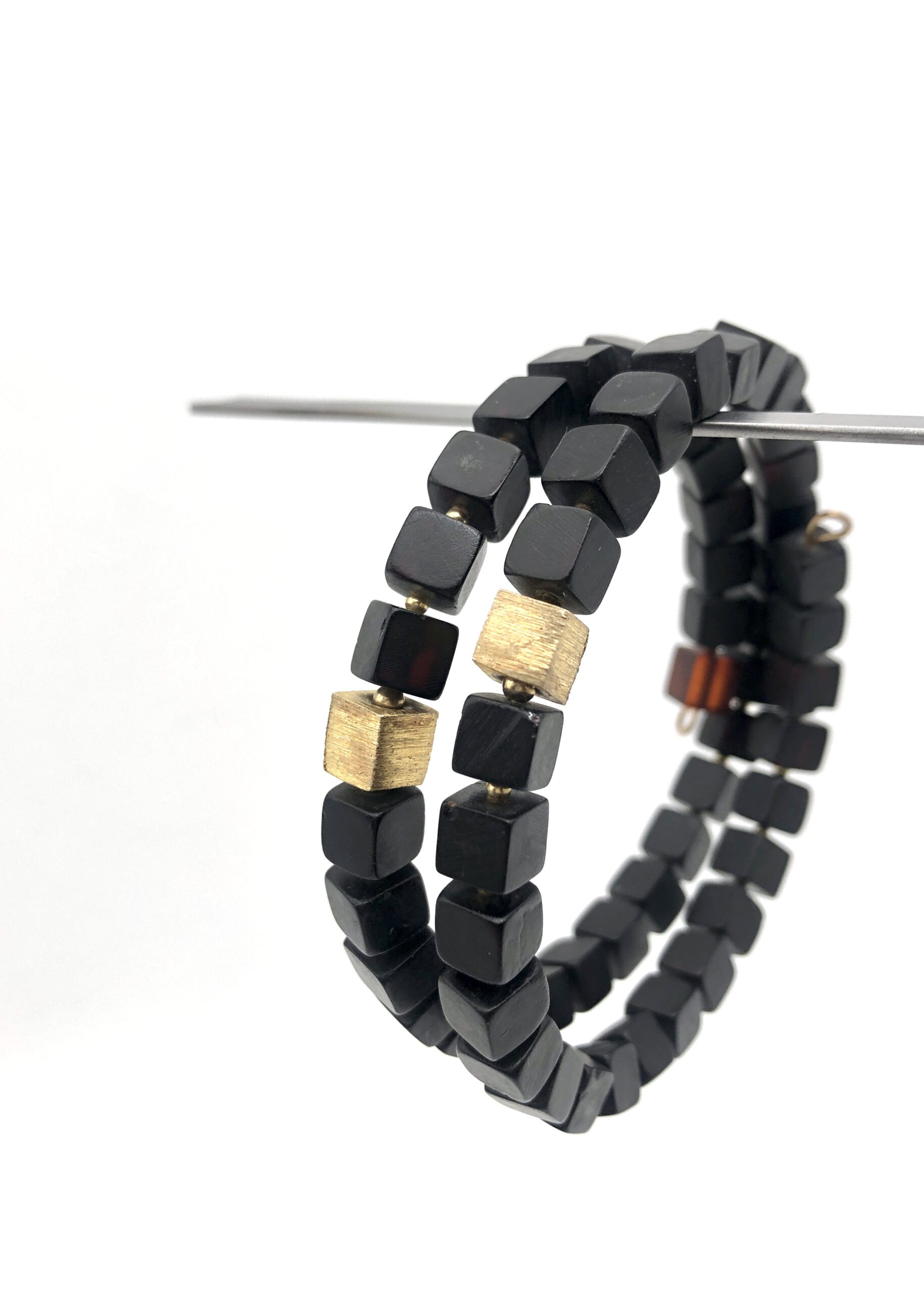 IMG_8731 Bernstein Armband Spirale Black & Gold – Bild 1