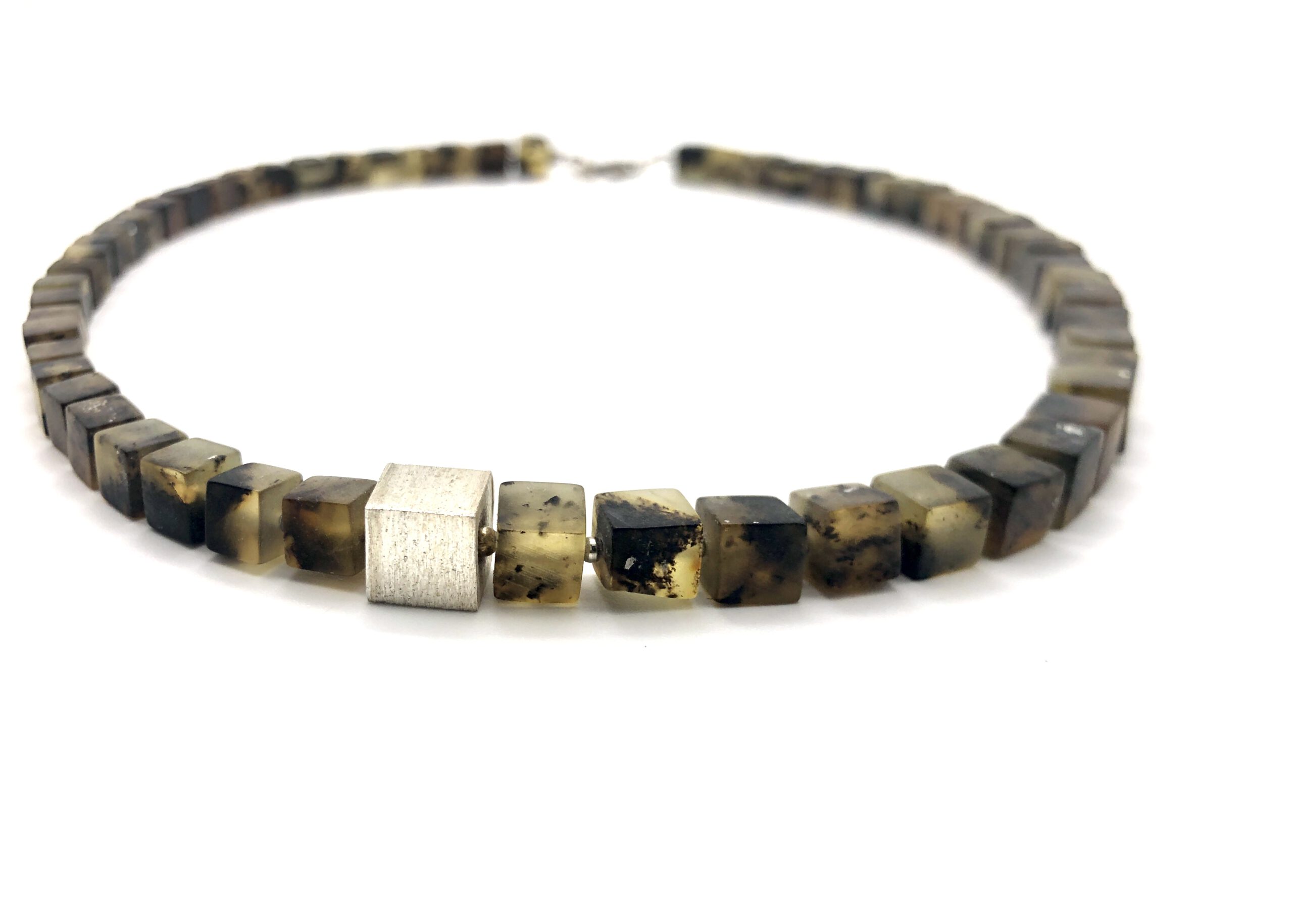 IMG_8259 Bernstein Kette Würfel Erdtöne matt – Bild 1