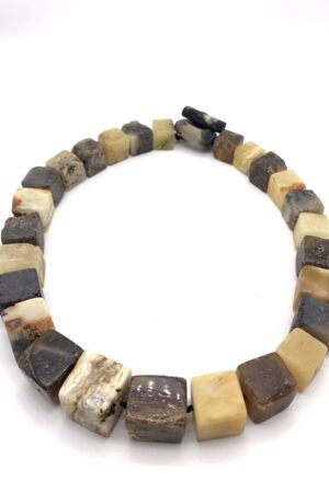Bernsteinschmuck extravagant
