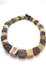 Bernsteinschmuck extravagant