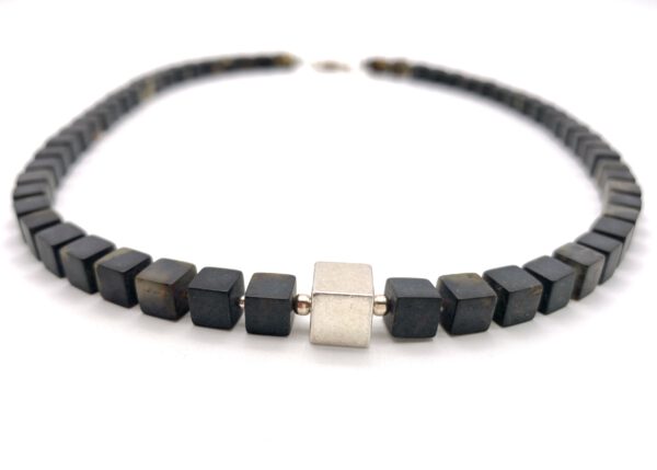 schwarzer Bernstein Kette