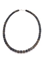 Schwarzer Bernstein Kette