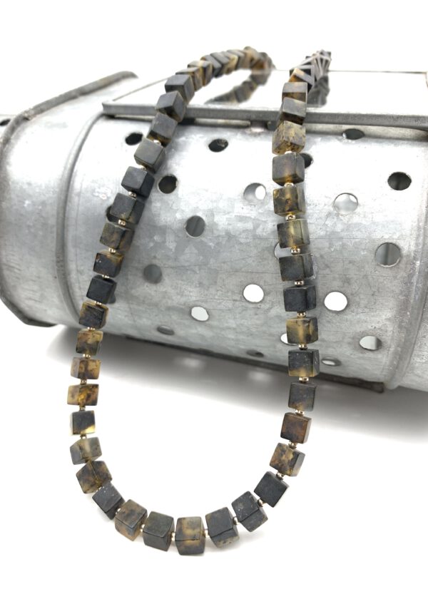 Schwarzer Bernstein Kette