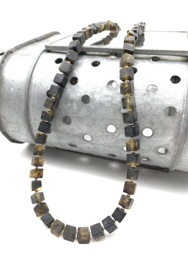 Schwarzer Bernstein Kette