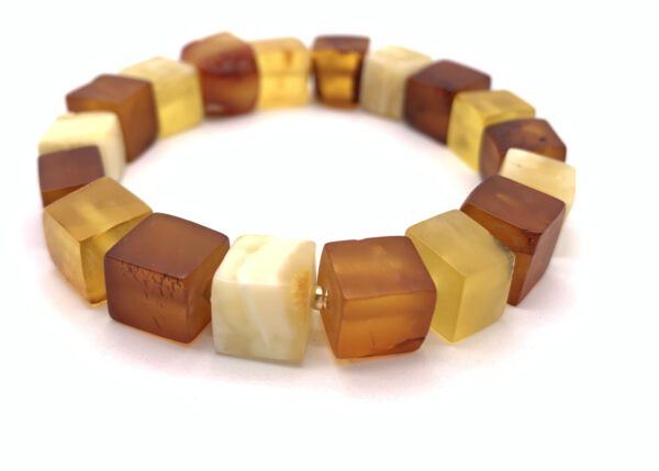 Bernstein Armband Würfel