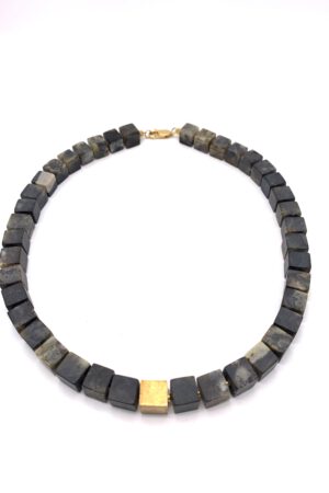 Schwarzer Bernstein Kette
