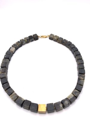 Schwarzer Bernstein Kette
