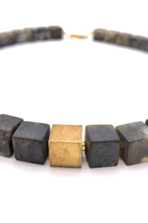 Schwarzer Bernstein Kette