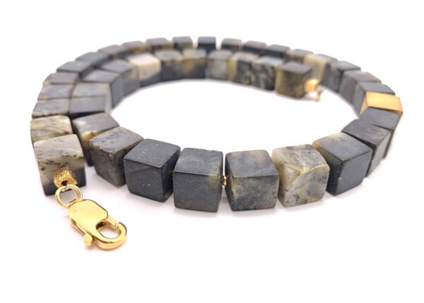 Schwarzer Bernstein Kette