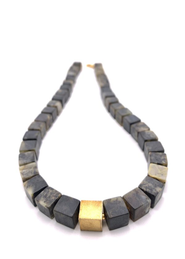 Schwarzer Bernstein Kette