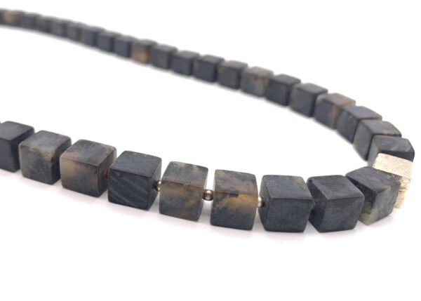 schwarzer Bernstein Kette
