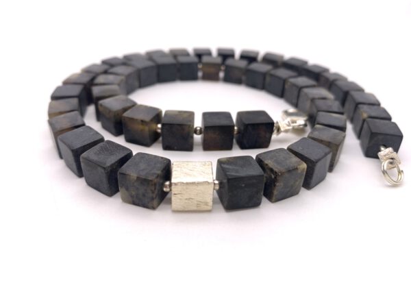 schwarzer Bernstein Kette