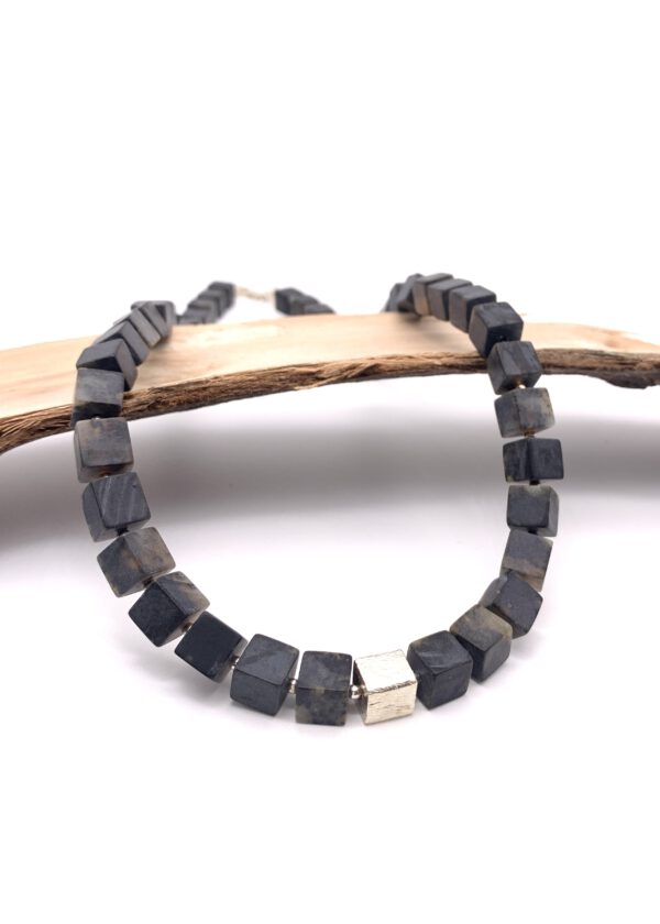 schwarzer Bernstein Kette