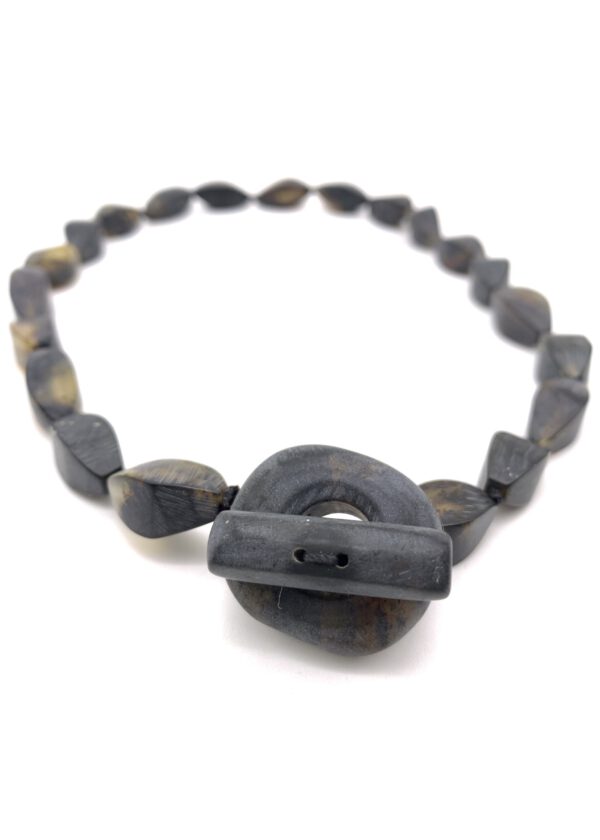 Schwarzer Bernstein Kette