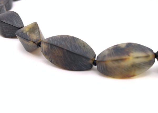 Schwarzer Bernstein Kette