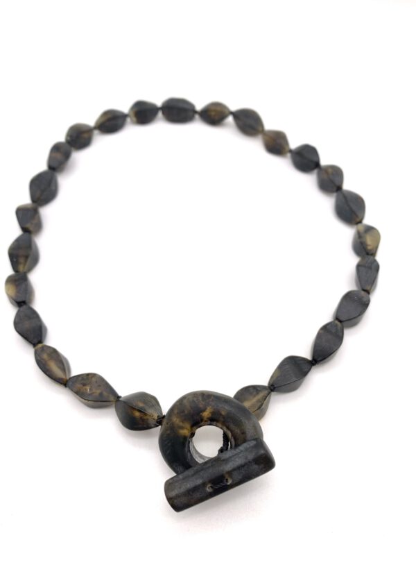 Schwarzer Bernstein Kette