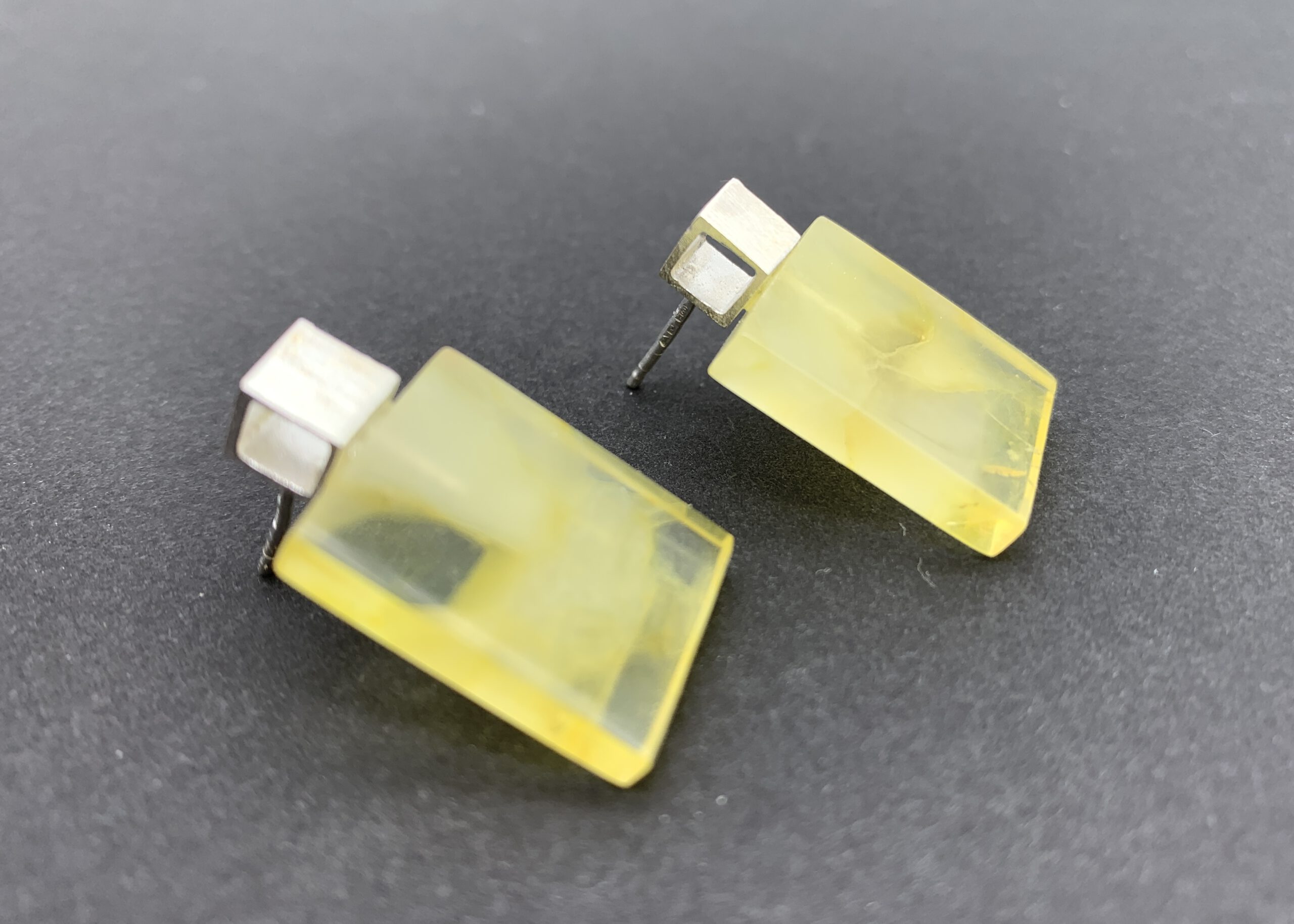 IMG_7376 2 Bernstein Ohrstecker Quadrat Zitrone – Bild 5