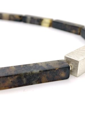 Schwarzer Bernstein Kette