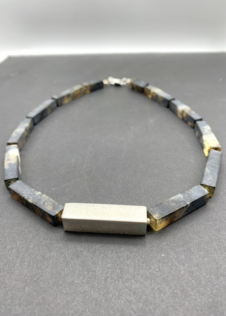 Schwarzer Bernstein Kette